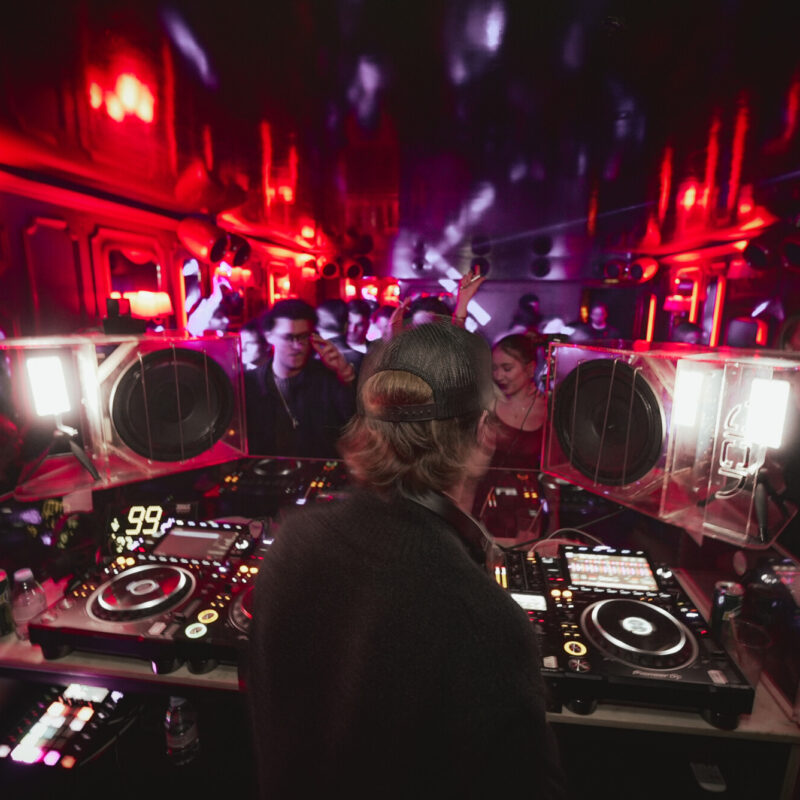 Tous droits réservés