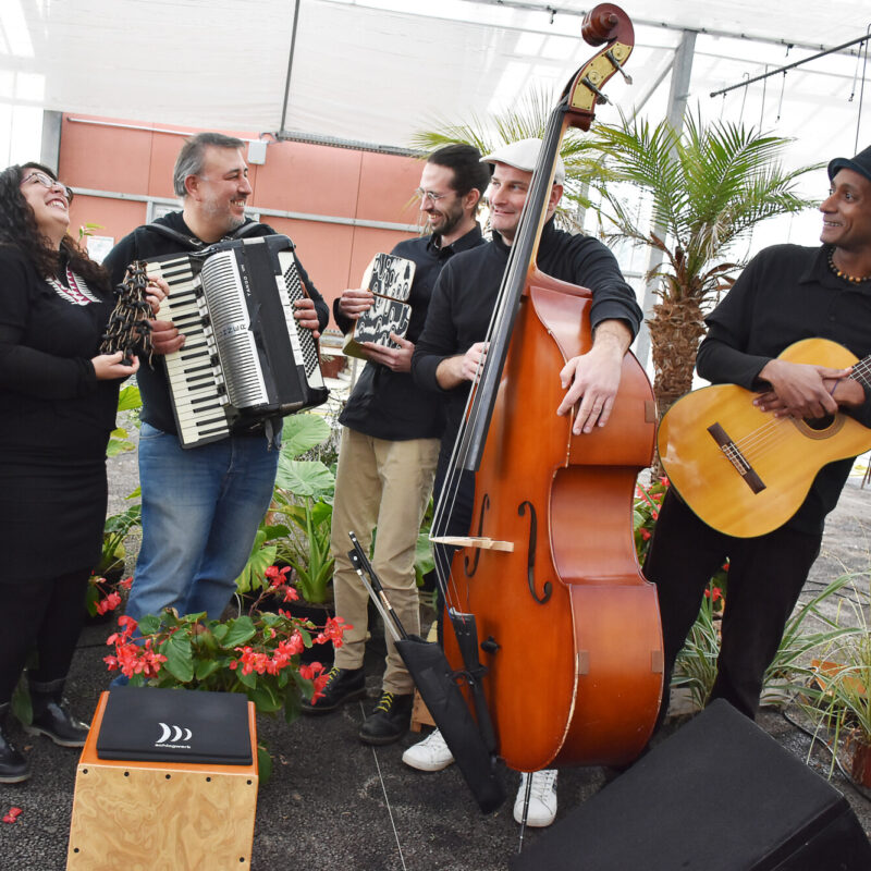 Tous droits réservés