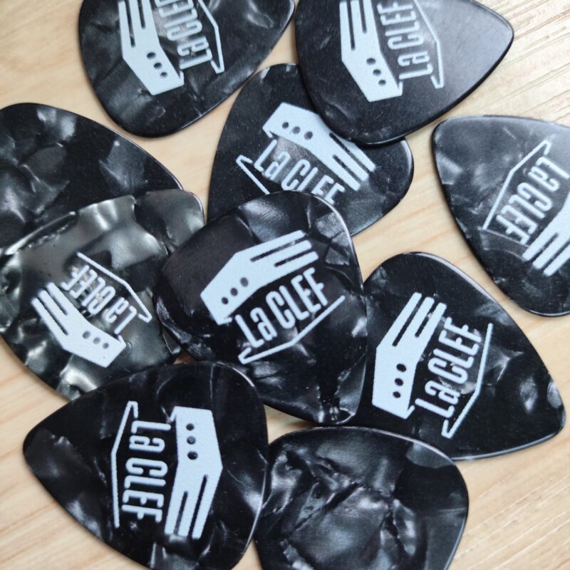 Médiator nacré écaille noir